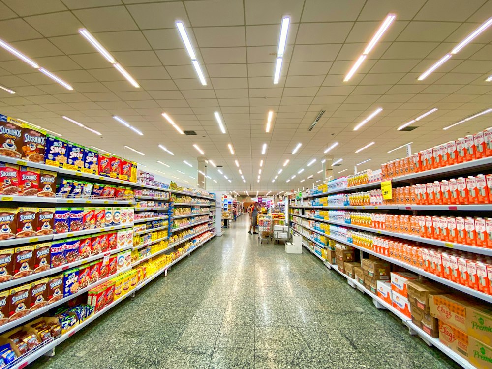 Supermarkt schappen vers